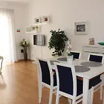 Casa Carvalho Laranjo * ナザレ